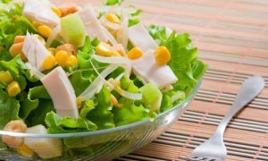 Salata de porumb cu salata verde