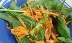 Salata de spanac si ghimbir