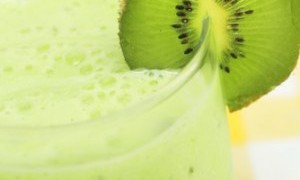 Shake de kiwi si avocado
