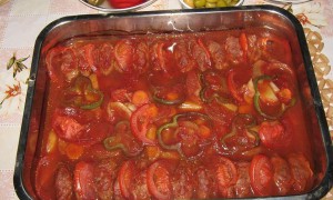 Daoud Pasha- Chiftelute la cuptor cu sos de rosii