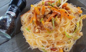 Paste Chinezesti (noodles) Cu Pui Si Legume