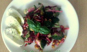 Salata de broccoli cu mozzarella