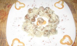 Salata de crochete de peste cu ceapa si sos de maioneza- Reteta casei