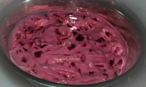 Salata de sfecla rosie cu iaurt grecesc