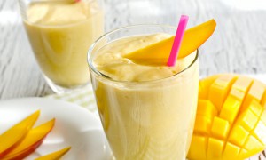 Smoothie de mango cu semințe de in