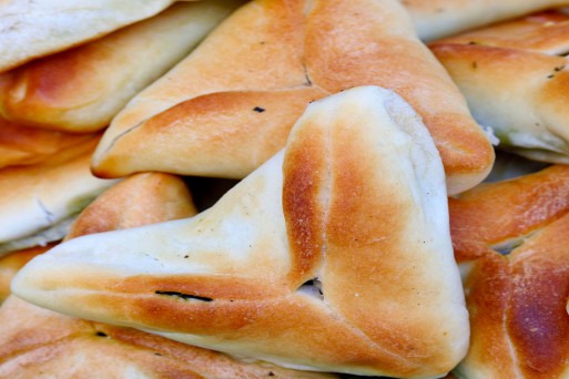 Triunghiuri cu spanac - plăcinte arăbești cu spanac proaspăt