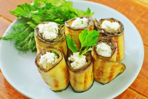Rulouri de vinete cu brânză