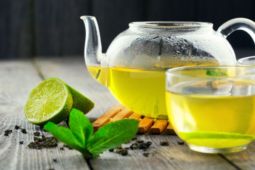 Ceai verde cu lime și ghimbir