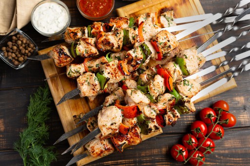 Frigărui cu sos Tzatziki