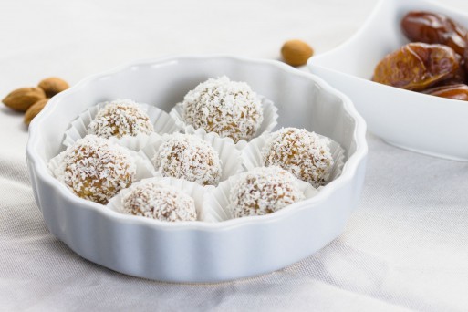 Praline din curmale - rețetă fără coacere