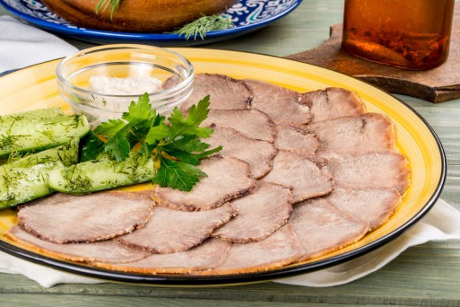 Limbă rasol cu sos de usturoi