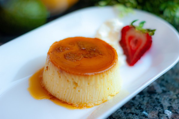 Flan de brânză - combinația perfectă între cheesecake și cremă de zahăr ars