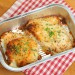 Piept de pui gratinat la cuptor, cu cașcaval și sos cremos
