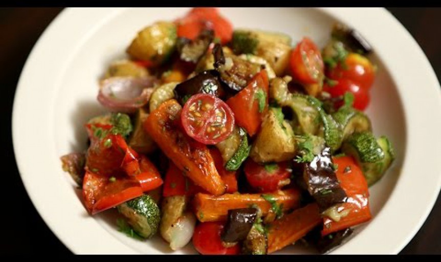 Salată de legume coapte