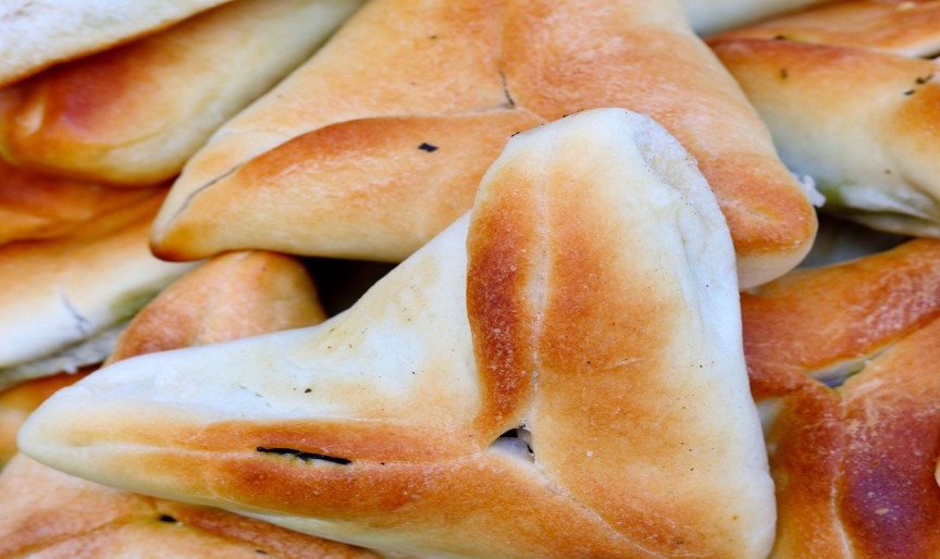 Triunghiuri cu spanac - plăcinte arăbești cu spanac proaspăt