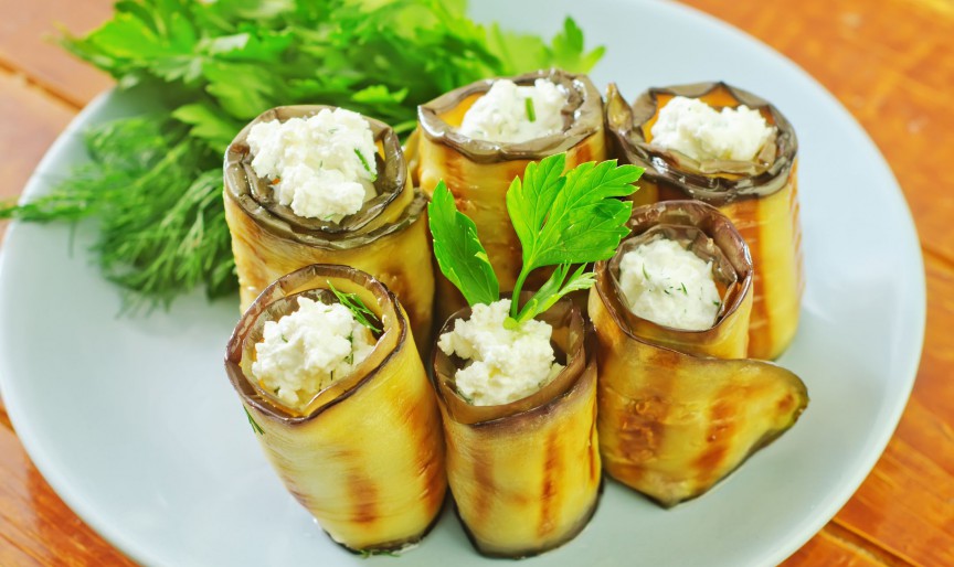 Rulouri de vinete cu brânză