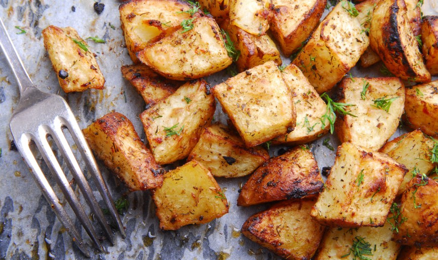 Cartofi la cuptor în stil mediteranean