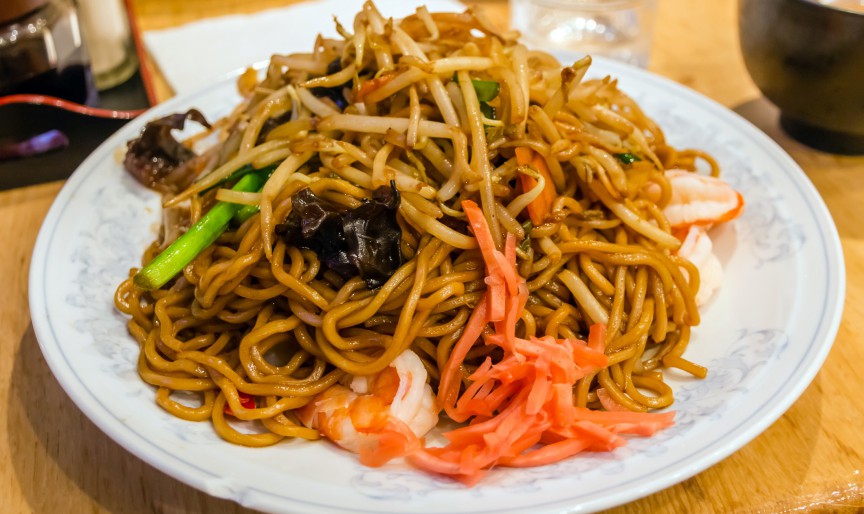 Yakisoba - Rețeta de paste prăjite japoneze pe care trebuie s-o încerci