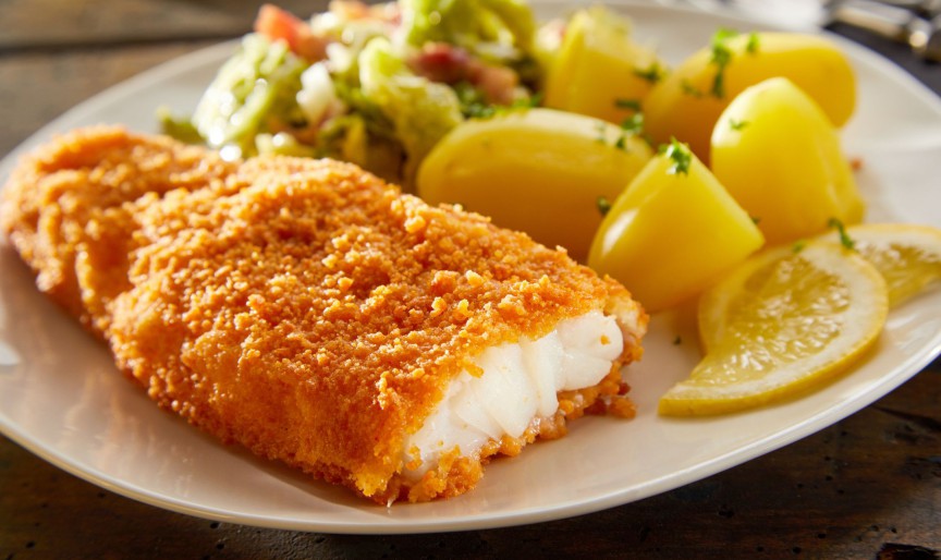 Cel mai bun pește pane făcut acasă – crustă aurie și interior fraged