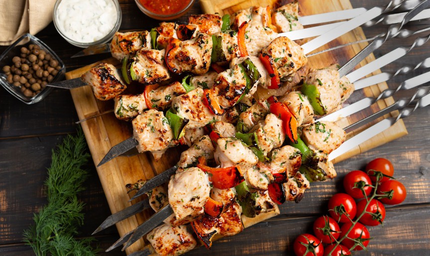 Frigărui cu sos Tzatziki