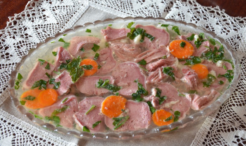 Limbă de porc în aspic