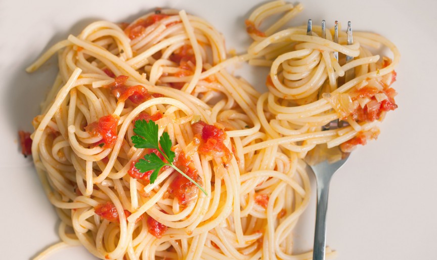 Spaghete milaneze – rețeta simplă pe care o faci rapid acasă