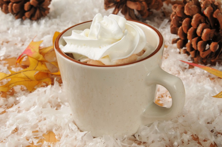 Ciocolată caldă cremoasă și aromată - rețeta perfectă pentru zilele reci